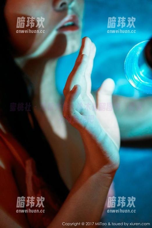 蜜桃社 - 吸睛大作：铃木长腿图包，这波不好抗拒吧