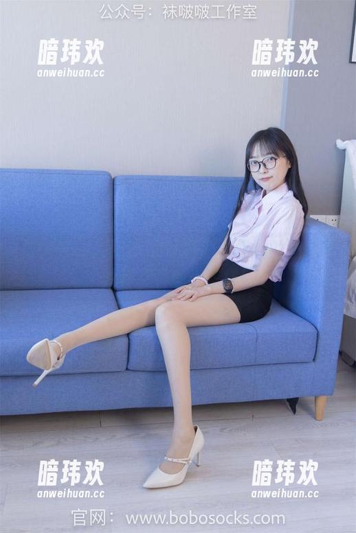 袜啵啵 - 从胸针到OL制服，奶油的私房图片里藏着些小花样！