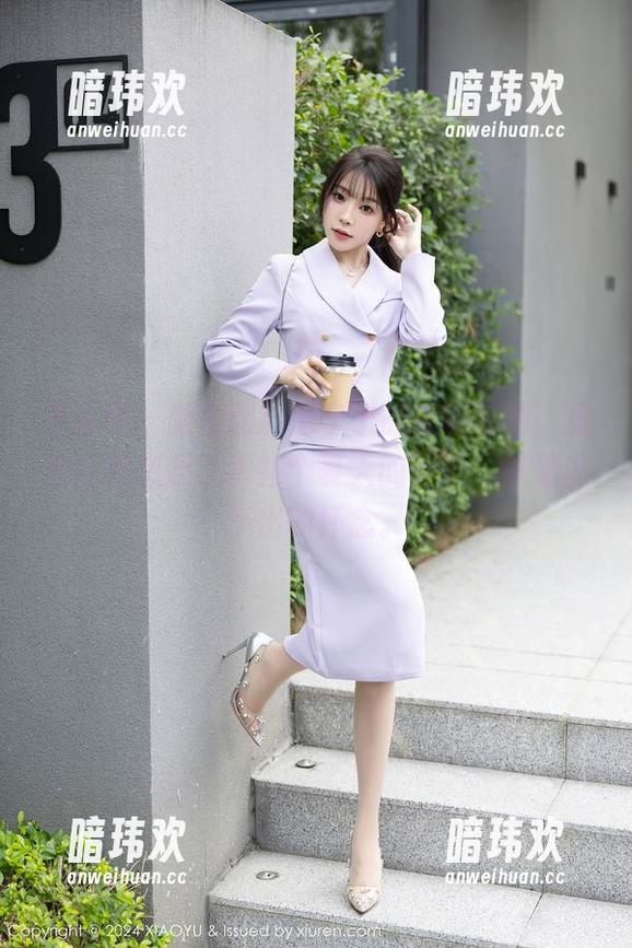 语画界-唐宁宁 语画界 - 随便翻翻唐宁宁的泳池原图,竟然让我想起了那些个夏天的下午,真是说不出的怀念。