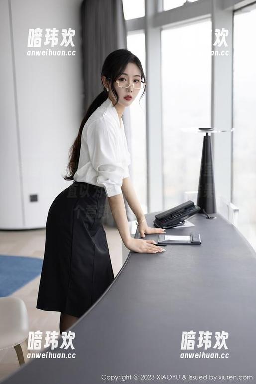 语画界 - 别闹了，潘朵拉Laa的浴室写真集，我一直以为水光淋漓是啥，结果跳出个意想不到的美感。