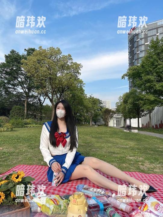 微密圈 - 软妹小九九又来了，白棉袜和油亮肉丝组成的新高清拼图，快去下载呀！