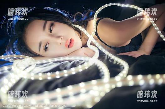 青豆客-梦娜Vanessa 青豆客 - 黑丝的魔力,梦娜Vanessa写真集更新,谁能抗拒这样的诱惑?