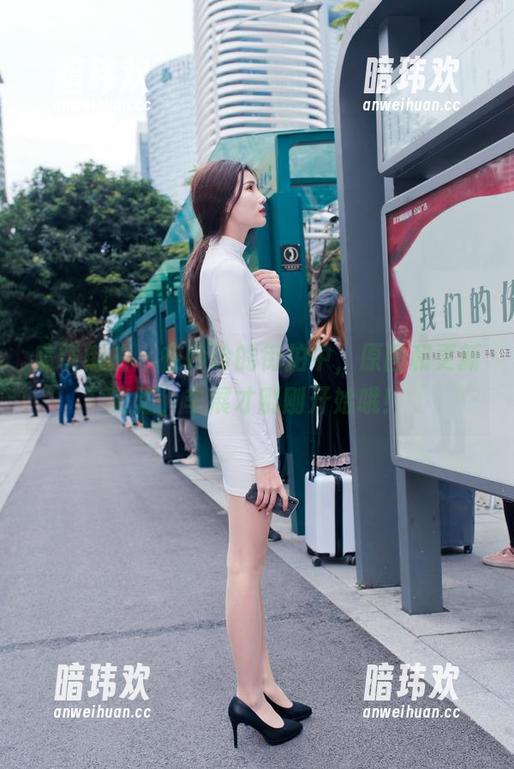 魔镜街拍 - 在玲玲的街拍中，原图和更新交汇，车展才刚刚开始哦！